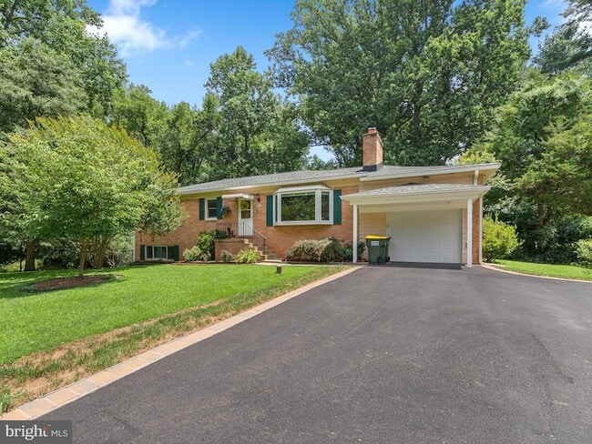 property at 9541 Bel Glade St