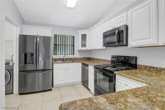 2130 Arbour Walk Cir in Naples, FL - Building Photo - Building Photo