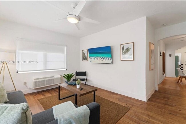 7721 Harding Ave in Miami Beach, FL - Foto de edificio - Building Photo