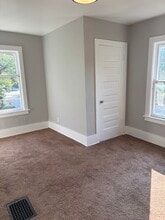 829 Park St SW, Unit 2 in Grand Rapids, MI - Building Photo - Building Photo