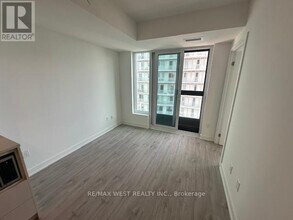 252-4252 Church St in Toronto, ON - Building Photo - Building Photo