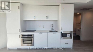 88 Queen St E in Toronto, ON - Building Photo - Building Photo