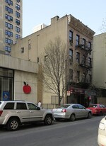 354 E 81st St in New York, NY - Building Photo