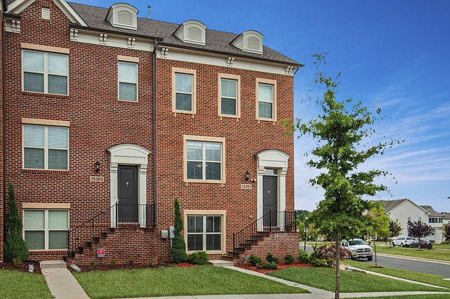13301 Tivoli Lake Blvd in Silver Spring, MD - Building Photo - Building Photo