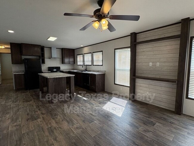 800 N Old Betsy Rd in Cleburne, TX - Building Photo - Building Photo