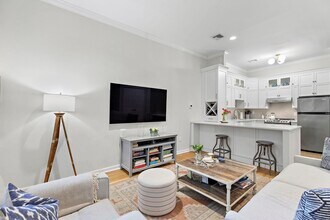 300 Hudson St in Hoboken, NJ - Building Photo - Building Photo