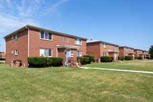 U-Crest & Belvedere Manor Apartments in Buffalo, NY - Building Photo