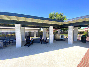 Luxe East in Fresno, CA - Building Photo - Building Photo