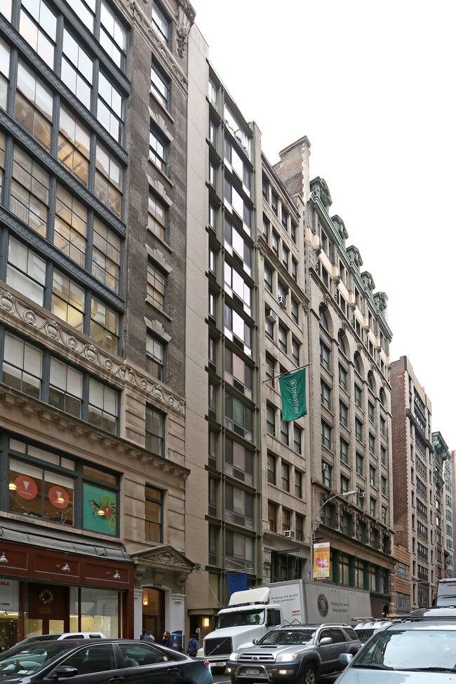 31 W 17th St in New York, NY - Building Photo - Primary Photo