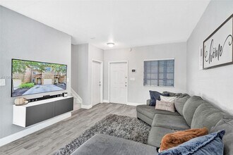 8518 SW 214th Ln in Cutler Bay, FL - Building Photo - Building Photo