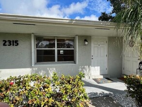 2315 Lowson Blvd in Delray Beach, FL - Building Photo - Building Photo