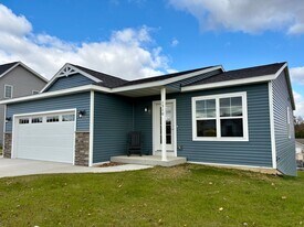 1510 Wedgewood Dr in Watertown, WI - Building Photo