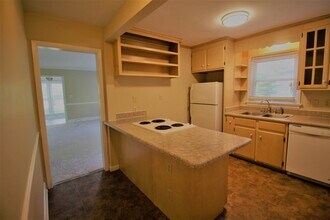 3927 Strawberry Plains Rd in Williamsburg, VA - Building Photo - Building Photo