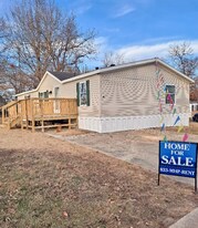 17 Deerwood Park in Centralia, IL - Building Photo