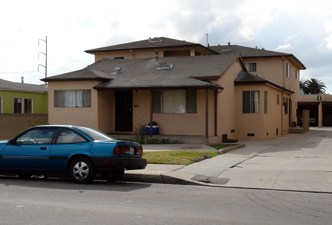 4928 W Lennox Blvd in Inglewood, CA - Building Photo - Building Photo