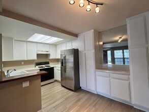 24319 Avenida De Los Ninos in Laguna Niguel, CA - Building Photo - Building Photo