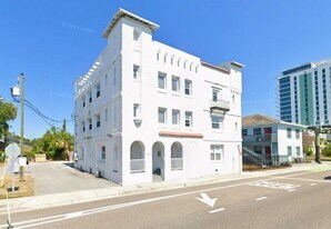 409 8th St N in St. Petersburg, FL - Building Photo