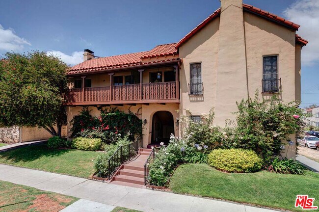 369 N Stanley Ave in Los Angeles, CA - Building Photo - Building Photo