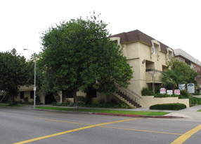 14359 Haynes St Apartamentos