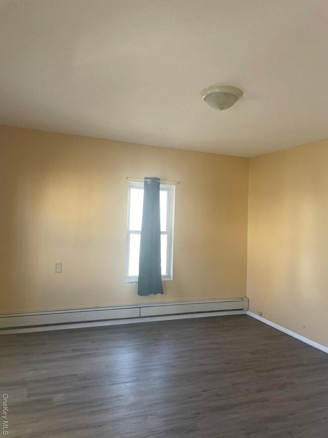 44 Broad St in Middletown, NY - Building Photo - Building Photo