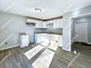 1214 Bolton Rd NW in Atlanta, GA - Building Photo - Building Photo