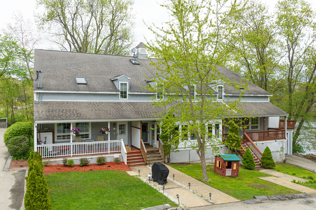 Riverfront Townhouses in Haverhill, MA - Foto de edificio