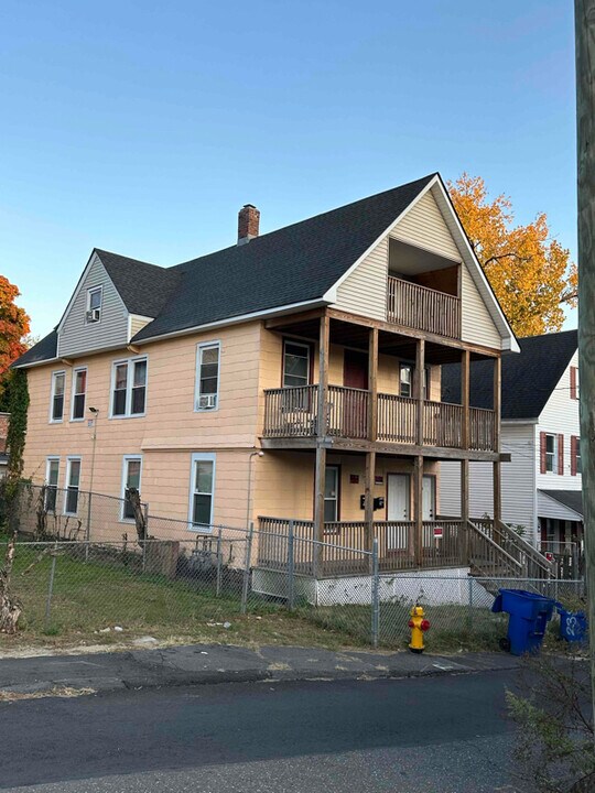 26 Adams St Ext-Unit -1 in Waterbury, CT - Building Photo