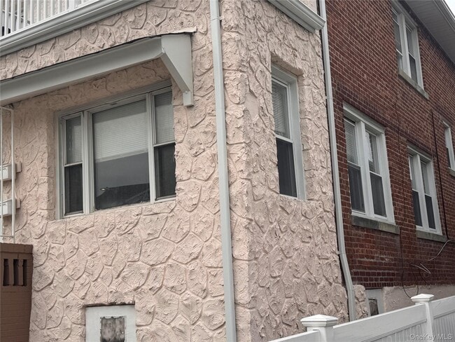 645 E Beech St in Long Beach, NY - Building Photo - Building Photo