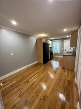 90 Elm Hill Ave, Unit 3 in Boston, MA - Foto de edificio - Building Photo