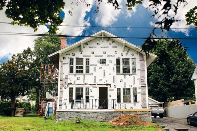 property at 142 Connecticut Ave