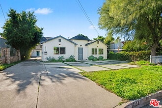 15134 Friar St in Los Angeles, CA - Building Photo - Building Photo