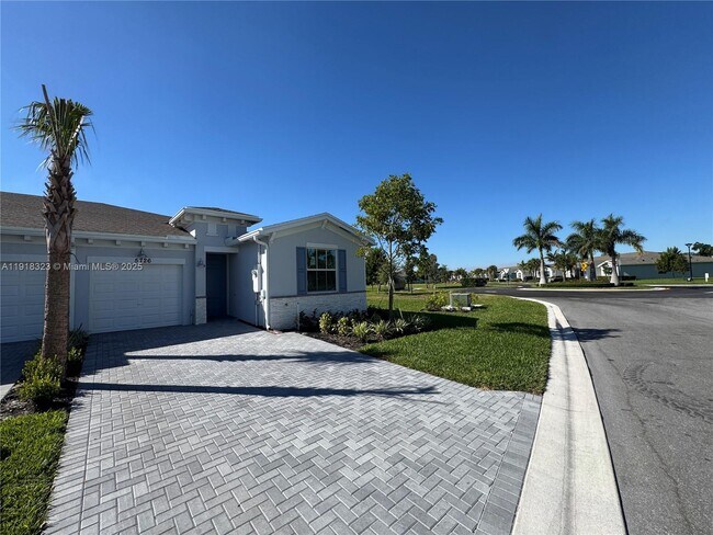 5726 Divine Dr in Delray Beach, FL - Building Photo - Building Photo