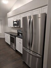 1913 Crestview Dr in Johnstown, CO - Foto de edificio - Building Photo