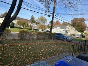 63 Elm St in Branford, CT - Building Photo - Building Photo