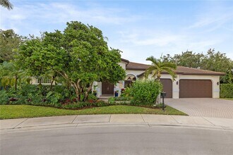 2589 Mayfair Ln in Weston, FL - Building Photo - Building Photo
