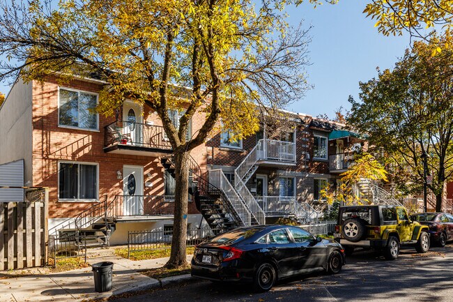 5730 Eadie Rue in Montréal, QC - Building Photo - Building Photo