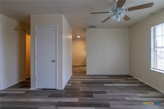 1601 Benttree Dr, Unit D in Killeen, TX - Building Photo - Building Photo