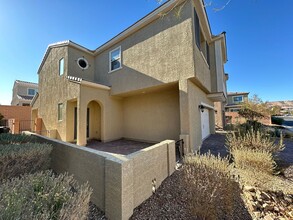 8977 Misty Leaf Ave in Las Vegas, NV - Building Photo - Building Photo