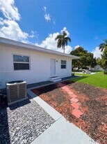 2847 Polk St in Hollywood, FL - Building Photo