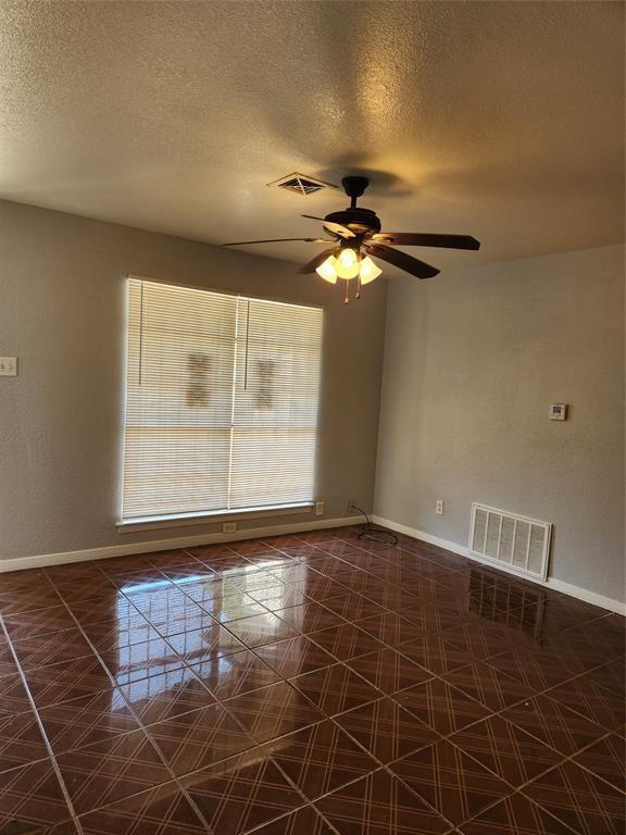 2918 Knotty Oaks Trail in Houston, TX - Building Photo - Building Photo