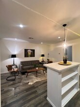 7415 Rosewood Ave in Los Angeles, CA - Building Photo - Building Photo