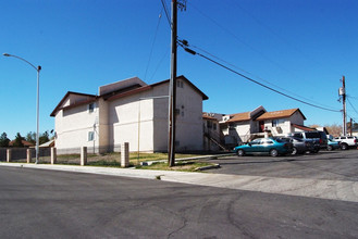 Cora Apartments in Las Vegas, NV - Building Photo - Building Photo