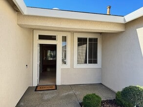 5977 Whisperlodge Way in Roseville, CA - Building Photo - Building Photo