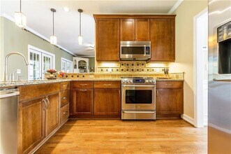 2242 Lenox Walk NE in Atlanta, GA - Building Photo - Building Photo