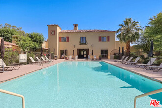 208 Villorrio Dr S in Palm Springs, CA - Foto de edificio - Building Photo