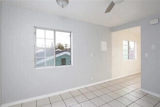 2538 Malabar St, Unit 2 in Los Angeles, CA - Foto de edificio - Building Photo