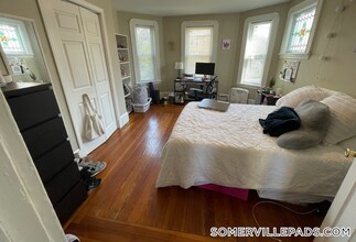 6 Warner St in Somerville, MA - Building Photo - Building Photo