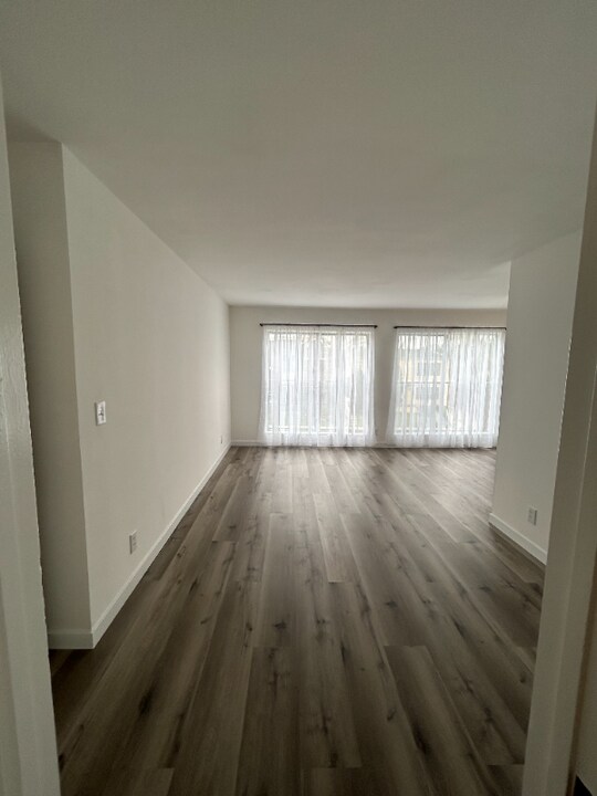 815 Crenshaw Blvd in Los Angeles, CA - Building Photo