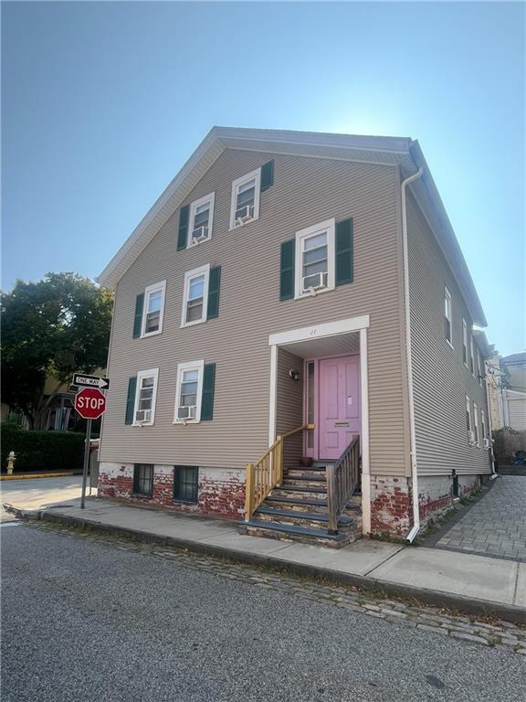 property at 27 Mt Vernon St