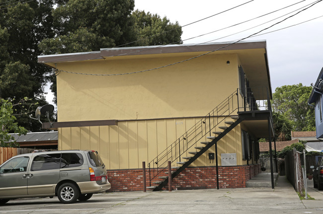 6115 Foothill Blvd in Oakland, CA - Building Photo - Building Photo